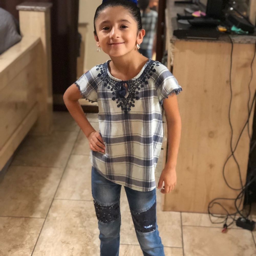 Girls 5t shirt and 5t jeans 2 items 🦋entire set🦋